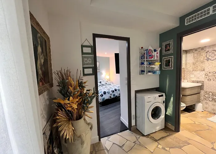 Le Dramont Apartment